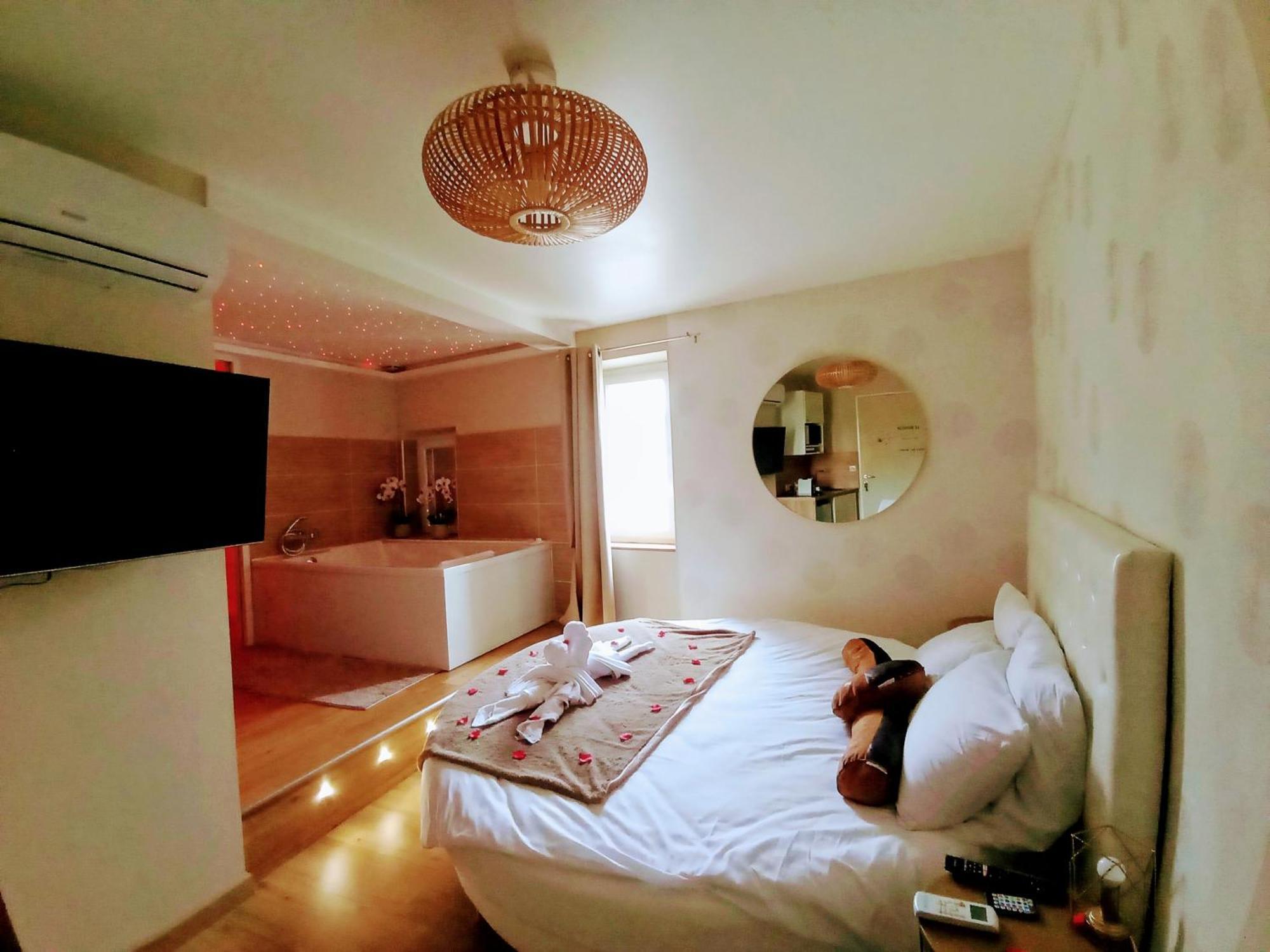 Studio Love Room Spa Baignoire Double La Ciotat Centre Port 外观 照片