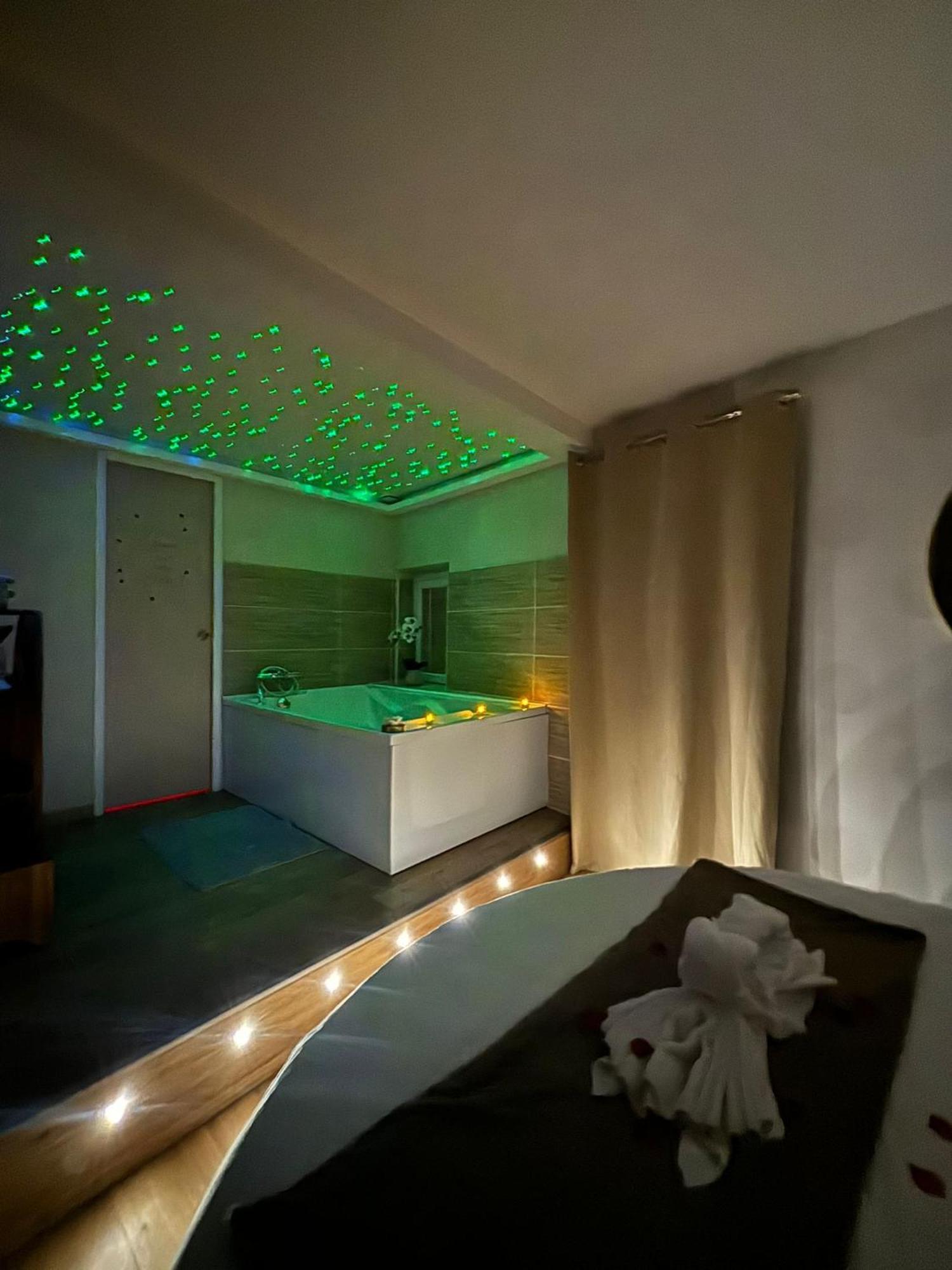 Studio Love Room Spa Baignoire Double La Ciotat Centre Port 外观 照片
